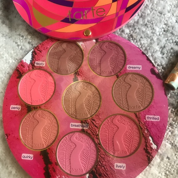 BNWT Tarte Big Blush Book 2 - Picture 2 of 4